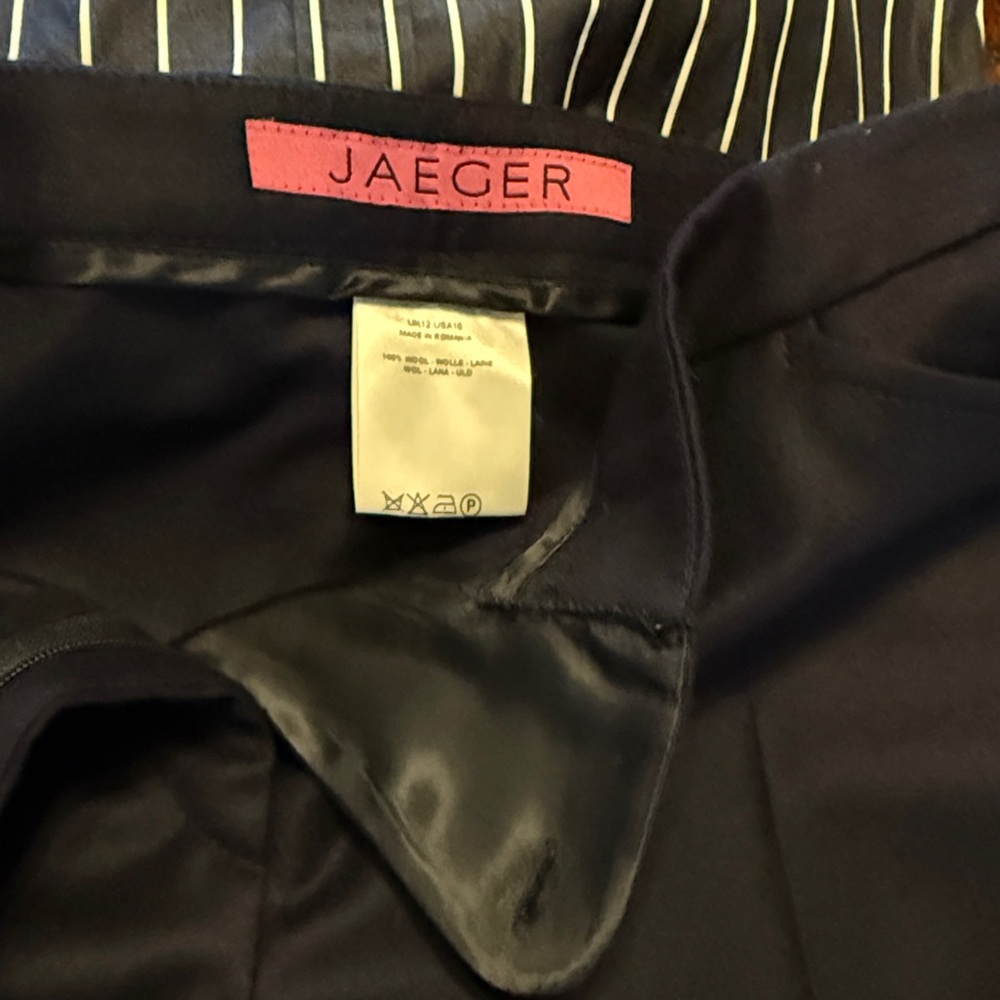 Jaeger women’s Navy Dress 100% Wool Pants size 10 EUC- like New - Picture 4 of 9